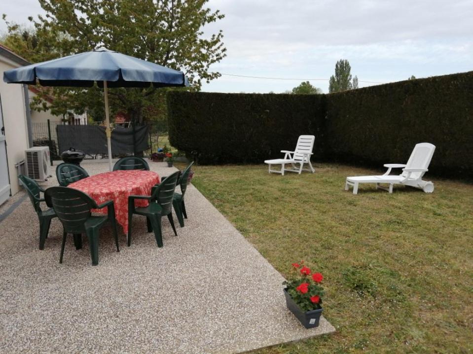 Maison Independante Lailly-en-Val Exterior photo